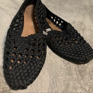 Black basket Toms